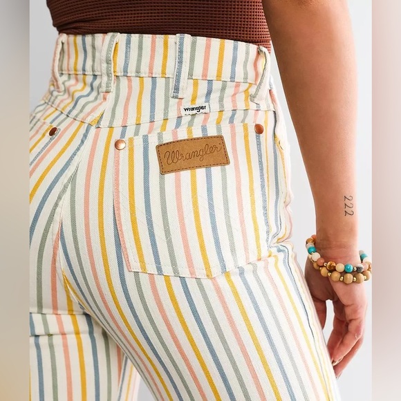 [Wrangler] NWT Wanderer High Rise Flare Jeans in Rainbow Stripe Size 27/32 - Picture 10 of 11